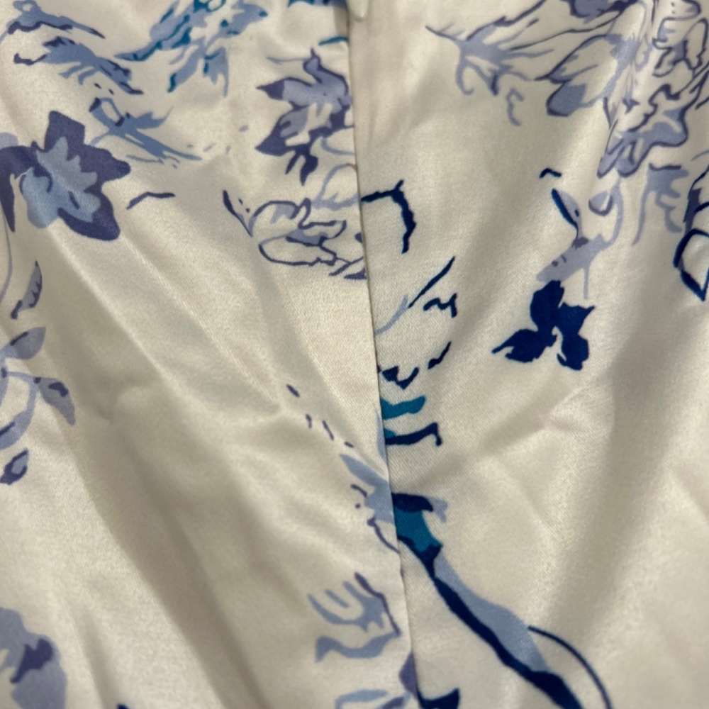 Alamour satin midi floral dress - Picture 6 of 7